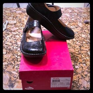 NWB black Algeria Mary Jane shoes